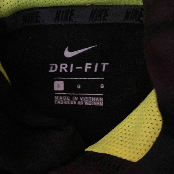 Nike hoodie dry fit size large (youth) - Picture 2 of 4